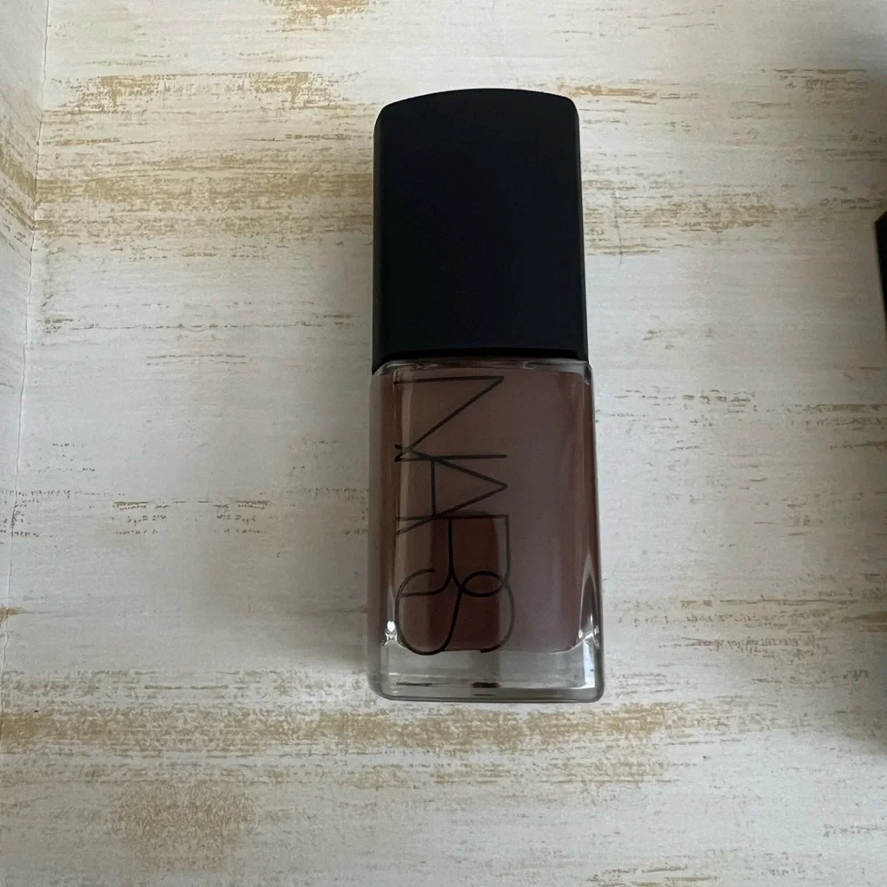NARS sheer glow foundation MALI DARK 6 BRAND NEW WITH THE BOX